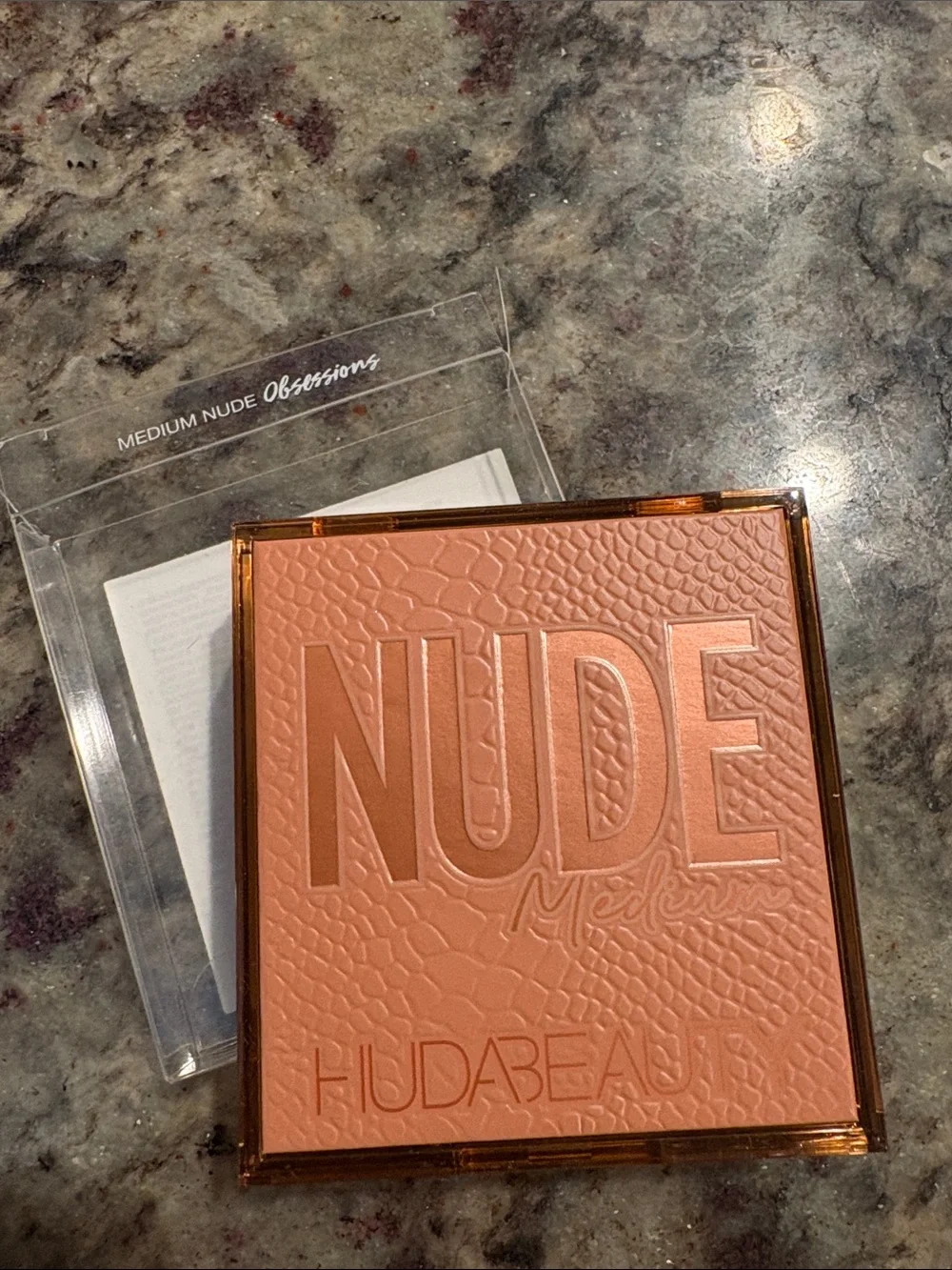 HUDA BEAUTY Medium Nude Obsessed Eyeshadow - Nude Shades